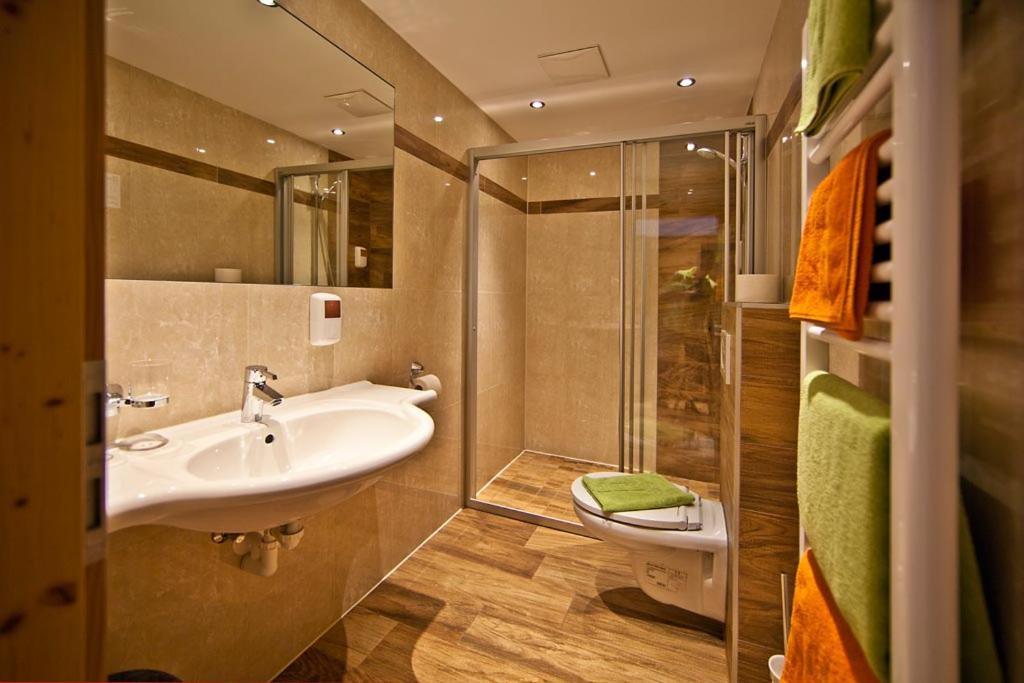 Landhotel Rauchenwalderhof Mayrhofen Habitación foto